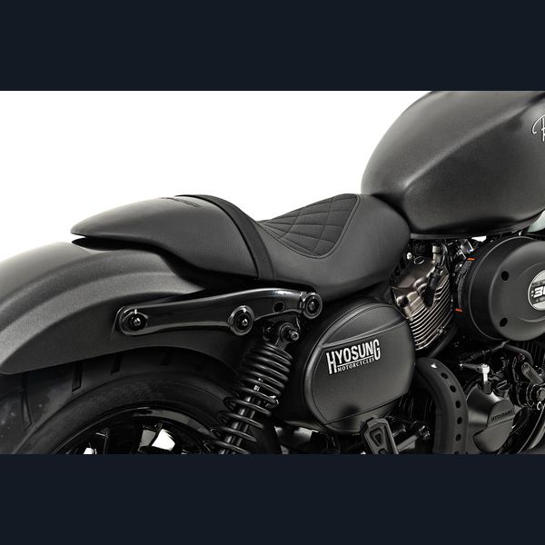 Hyosung asiento monoplaza GV 125/300 Bobber - Imagen 4